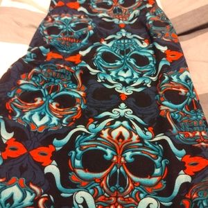 Plus Size skull leggings